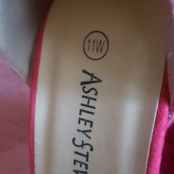 COPY - Sexy Red heels - Picture 3 of 3